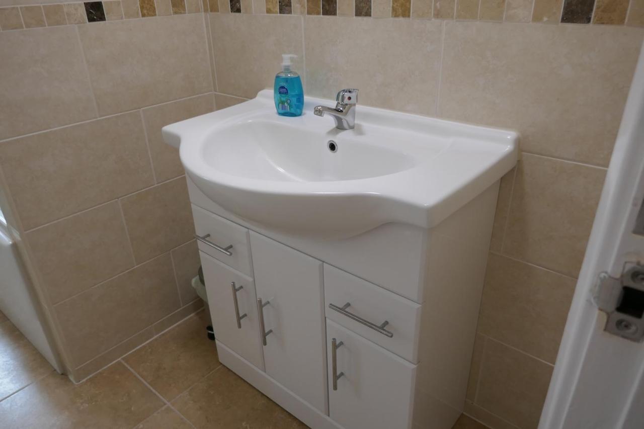 2 Bedroom House Walking Distance To City Centre With Free Parking York Esterno foto